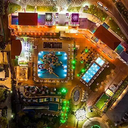 Club Aqua Plaza 4*