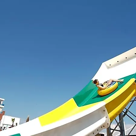 Club Aqua Plaza Odaonu