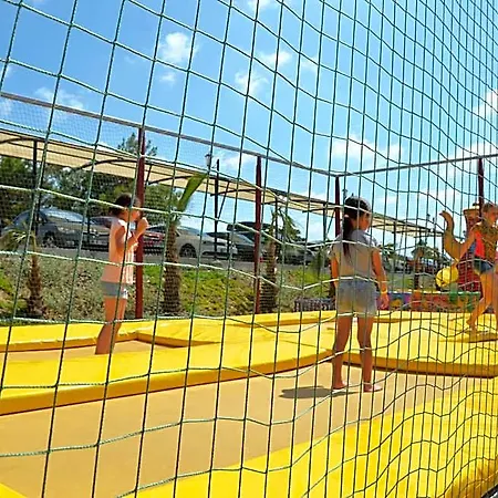 Club Aqua Plaza Odaonu