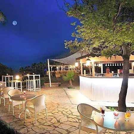 Club Aqua Plaza Odaonu