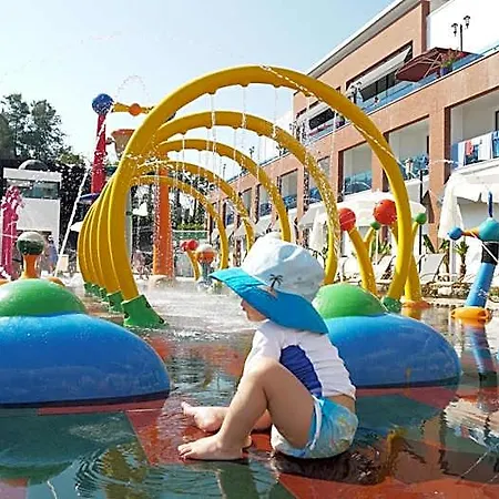 Ξενοδοχείο Club Aqua Plaza 4*