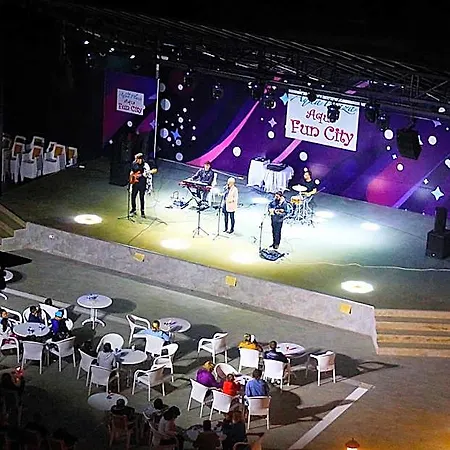 Club Aqua Plaza Hotel 4*