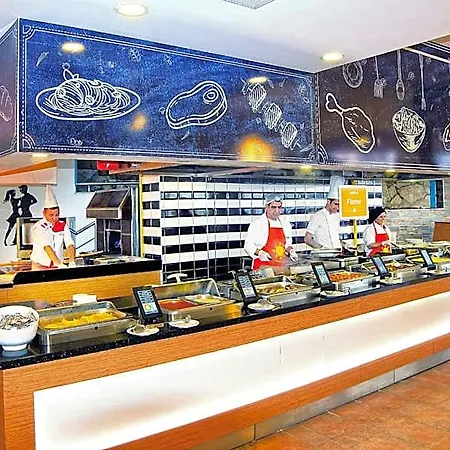 Club Aqua Plaza Hotel 4*