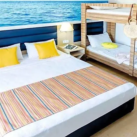 Hotel Club Aqua Plaza Odaonu